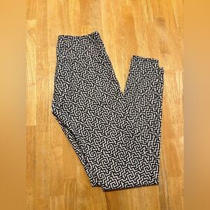 Onzie Black and Cream Maze Leggings, S/M
